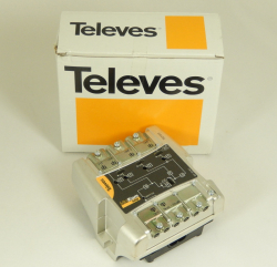 Zosilova� Televes 562401  ''EasyF'' - 4x vstup-1x v�stup